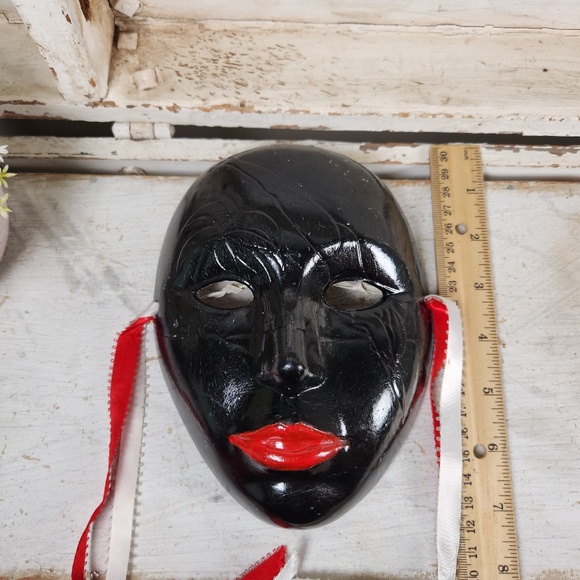 VTG Hand Painted Black & Red Ceramic Face Mask Wall Decor- Mardi Gras Masquerade - Picture 8 of 9